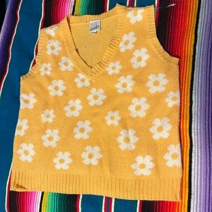 🌻Daisy Sweater Vest